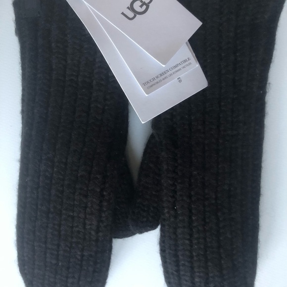 UGG Black Knit Rib Mittens - Picture 4 of 10